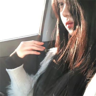 水中的女人